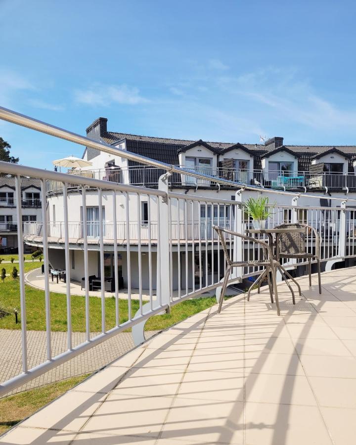 Pine Point Apartament With Terrace, Shared Pool, Tennis Court 波别罗沃 外观 照片