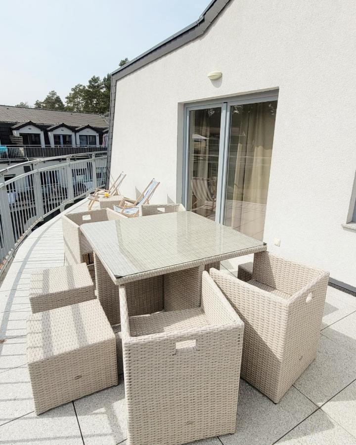 Pine Point Apartament With Terrace, Shared Pool, Tennis Court 波别罗沃 外观 照片