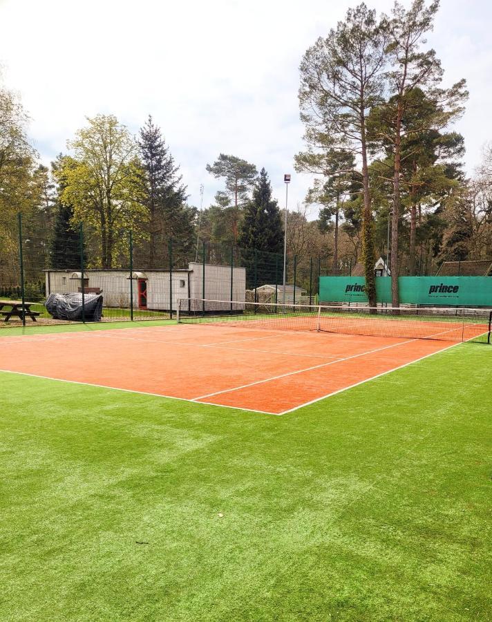 Pine Point Apartament With Terrace, Shared Pool, Tennis Court 波别罗沃 外观 照片