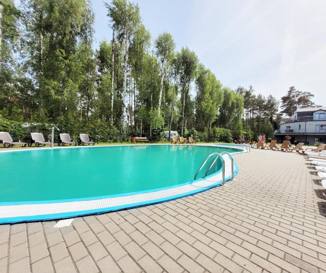 Pine Point Apartament With Terrace, Shared Pool, Tennis Court 波别罗沃 外观 照片